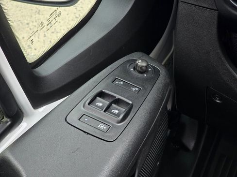 Used 2025 RAM ProMaster 2500 w/ Convenience Group FWD image 31