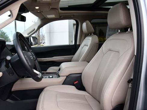 Used 2023 Ford Expedition Max Limited image 12