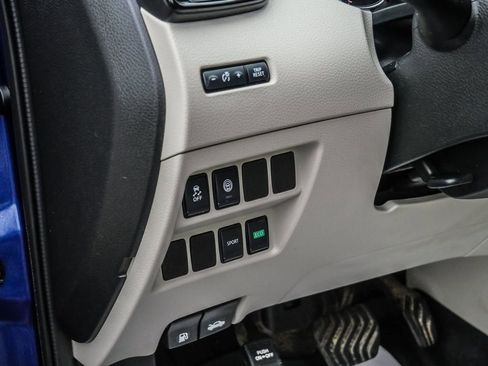 Used 2020 Nissan Rogue Sport SV FWD image 30