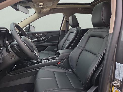 New 2026 Lincoln Corsair Premiere image 12