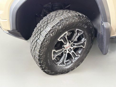 Used 2023 GMC Canyon AT4 w/ AT4 Premium Package AWD/4WD image 37