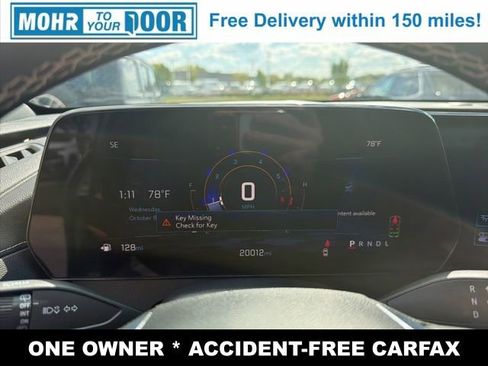 Used 2025 Chevrolet Traverse LT image 16