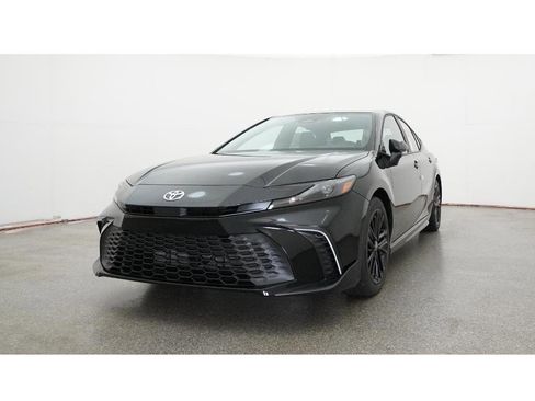 New 2026 Toyota Camry SE FWD image 32