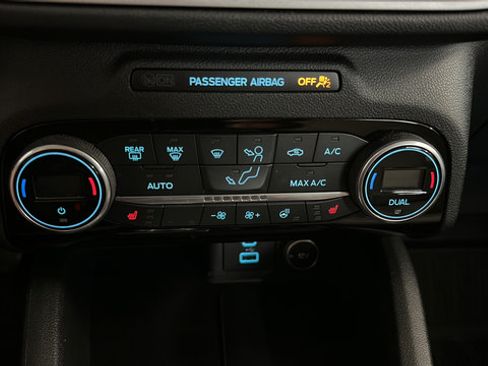 Used 2021 Ford Escape SE w/ Convenience Package AWD/4WD image 17