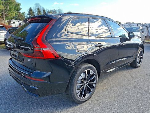 New 2026 Volvo XC60 B5 Plus w/ Climate Package image 4