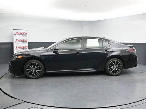 Used 2024 Toyota Camry SE FWD image 5