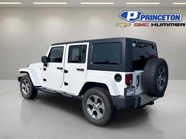 Used 2018 Jeep Wrangler Unlimited Sahara w/ Max Tow Package AWD/4WD image 5