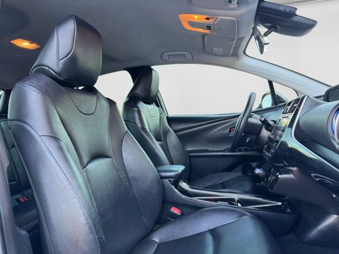 Used 2018 Toyota Prius Three Touring FWD image 25
