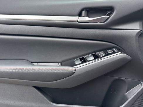 New 2025 Nissan Altima 2.5 SR w/ SR Premium Package image 8