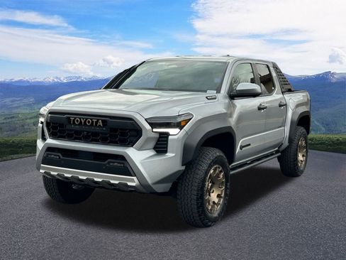Used 2024 Toyota Tacoma Trailhunter image 1