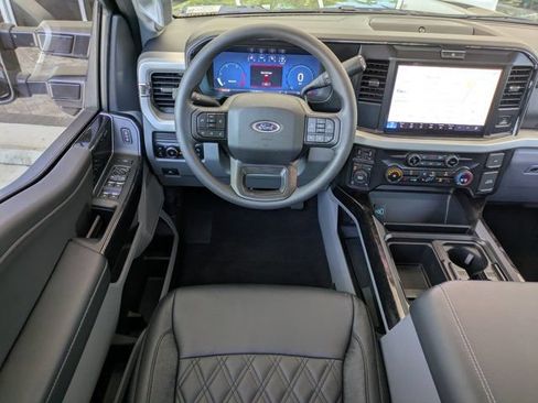 New 2026 Ford F250 XLT w/ XLT Premium Package AWD/4WD image 17