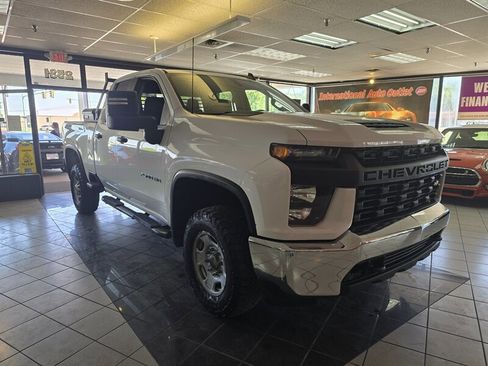 Used 2021 Chevrolet Silverado 2500 W/T w/ WT Convenience Package AWD/4WD image 3