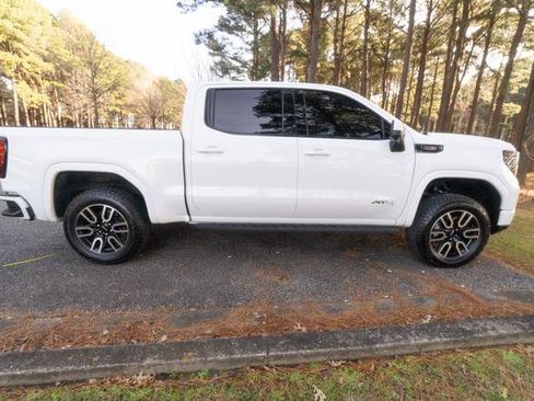 Used 2023 GMC Sierra 1500 AT4 image 2