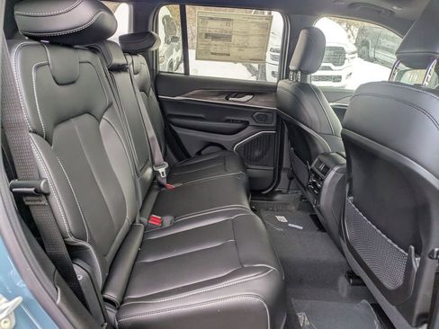 New 2026 Jeep Grand Cherokee Limited image 29