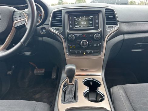 Used 2016 Jeep Grand Cherokee Laredo w/ Quick Order Package 23E image 21