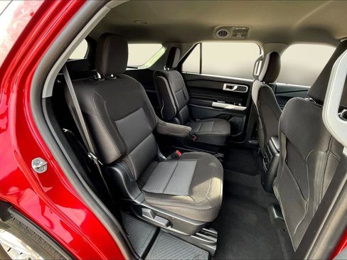 Used 2023 Ford Explorer XLT AWD/4WD image 27