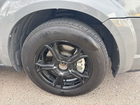 Used 2019 Dodge Journey SE image 2