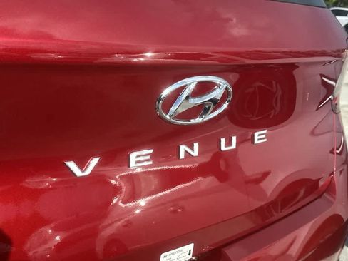 Used 2025 Hyundai Venue SEL FWD image 10