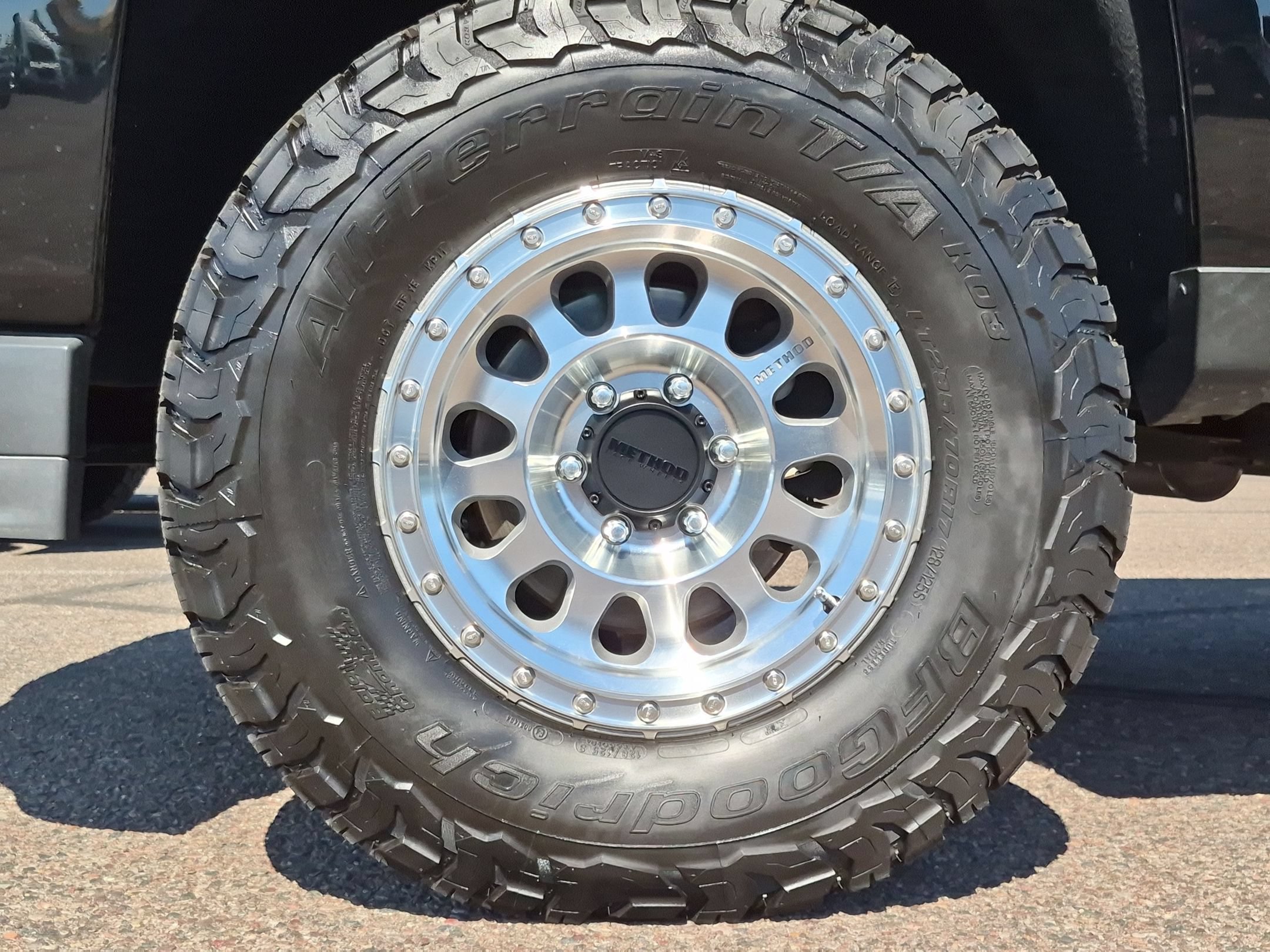 Used 2018 Chevrolet Silverado 1500 LTZ Z71 w/ LTZ Plus Package AWD/4WD image 10