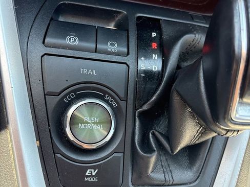 Used 2022 Toyota RAV4 Limited w/ Limited Grade Weather Package AWD/4WD image 29
