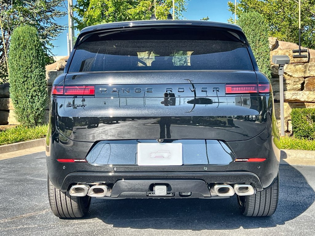 New 2027 Land Rover Range Rover Sport Dynamic SE AWD/4WD image 4