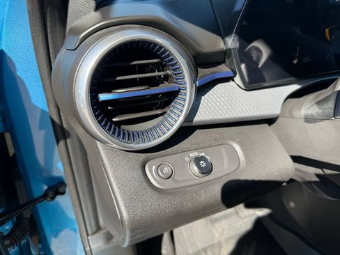 New 2026 Chevrolet Trax LT w/ LT Convenience Package FWD image 13
