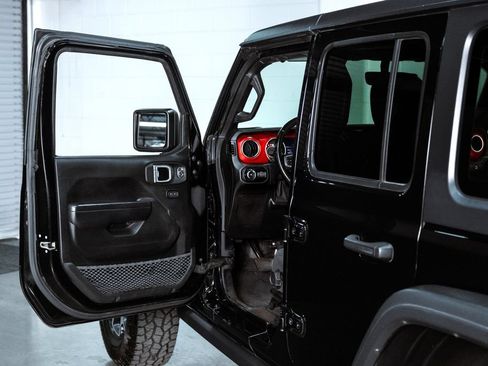Used 2021 Jeep Wrangler Unlimited Rubicon AWD/4WD image 25