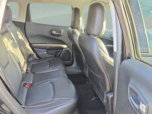 Used 2017 Jeep Compass Limited AWD/4WD image 11
