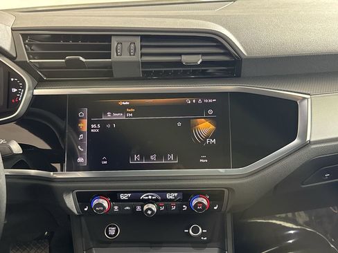 Used 2025 Audi Q3 2.0T Premium image 11