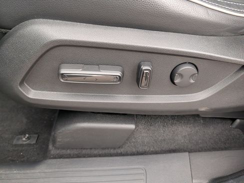Used 2025 Honda Pilot Elite image 22