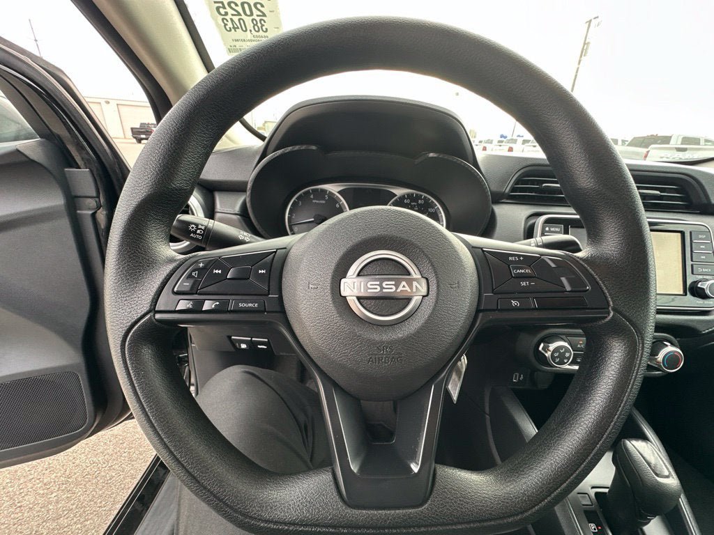 Used 2025 Nissan Versa S FWD image 12