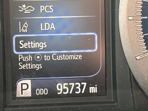 Used 2018 Toyota Sienna LE image 37