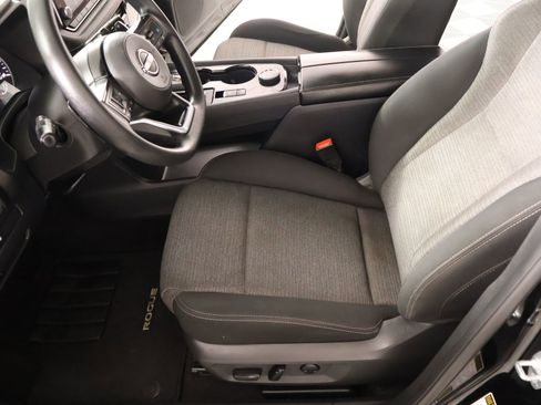 Used 2023 Nissan Rogue SV image 10