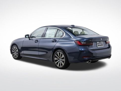 Used 2026 BMW 330i xDrive Sedan w/ Premium Package AWD/4WD image 4