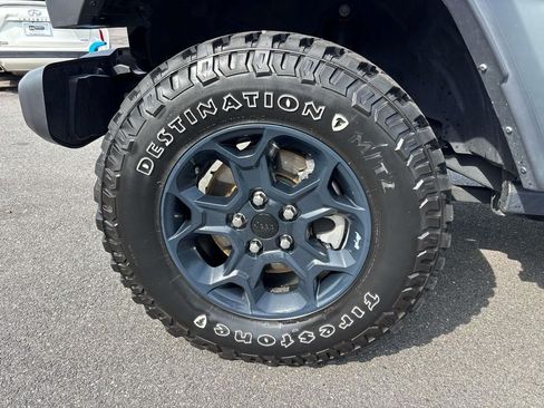 Used 2023 Jeep Wrangler Unlimited w/ Sun & Screen Package AWD/4WD image 9