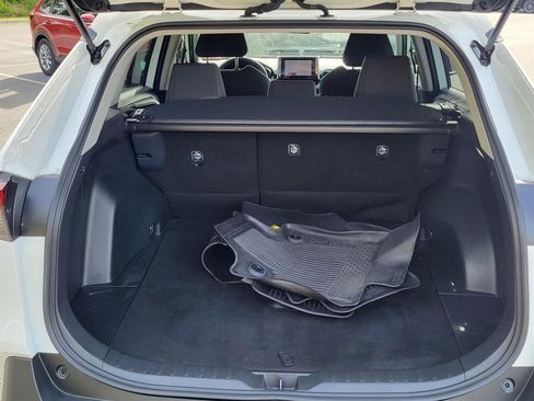 Used 2025 Toyota RAV4 LE FWD image 4