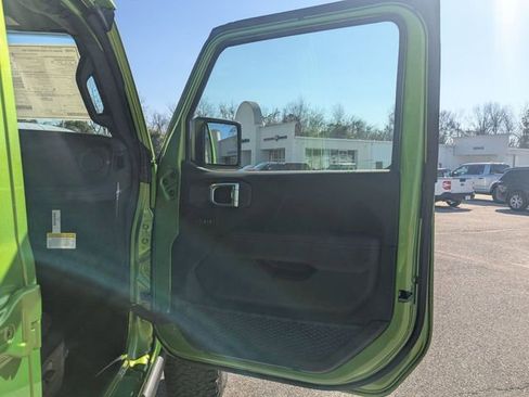 New 2026 Jeep Wrangler Unlimited Rubicon AWD/4WD image 26