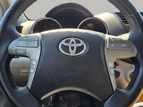 Used 2010 Toyota Highlander Limited AWD/4WD image 3