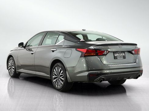 Used 2023 Nissan Altima 2.5 SV w/ SV Premium Package AWD/4WD image 3