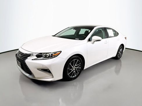 Used 2017 Lexus ES 350 Base image 4