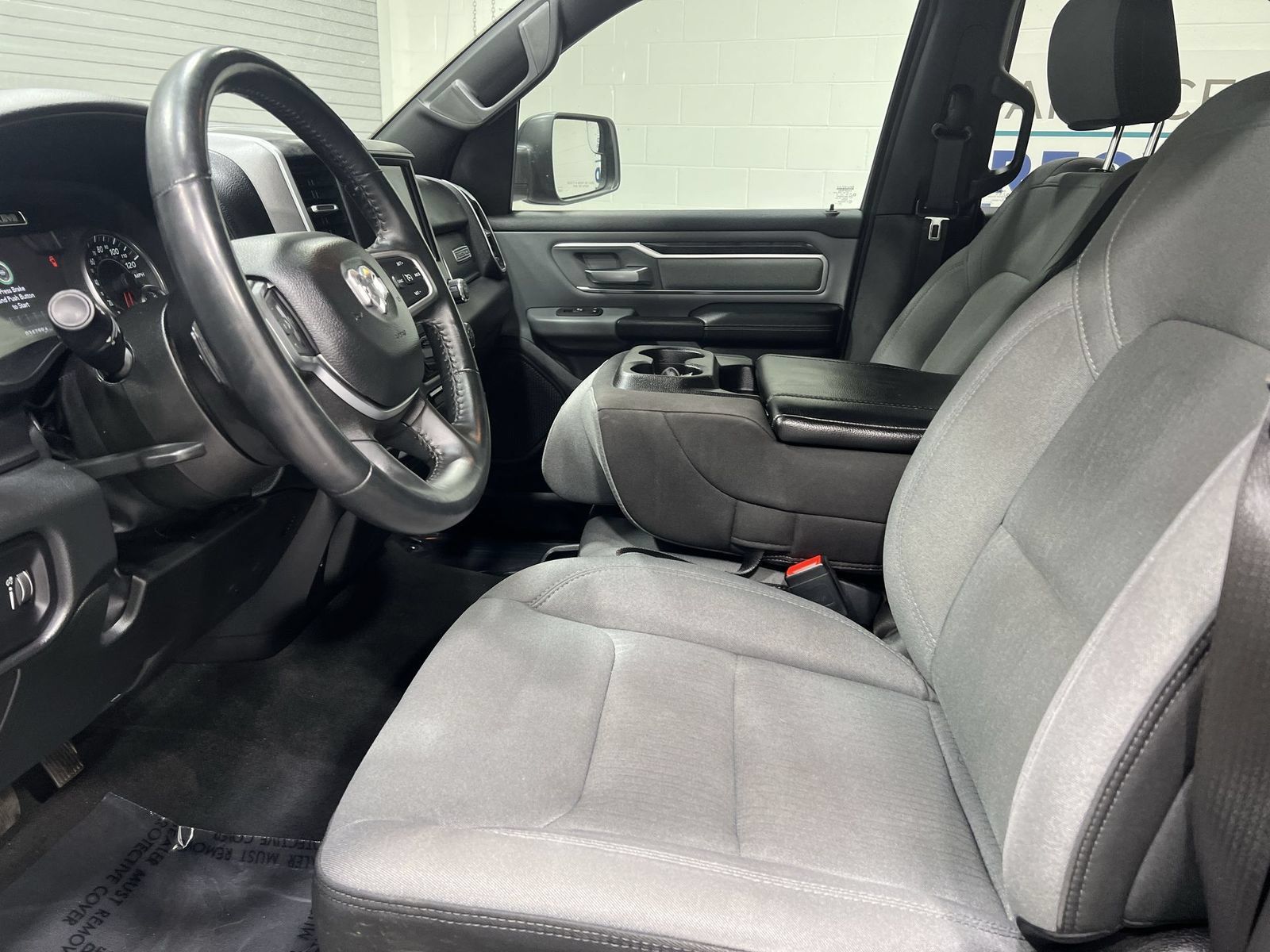 Used 2022 RAM 1500 Big Horn AWD/4WD image 11