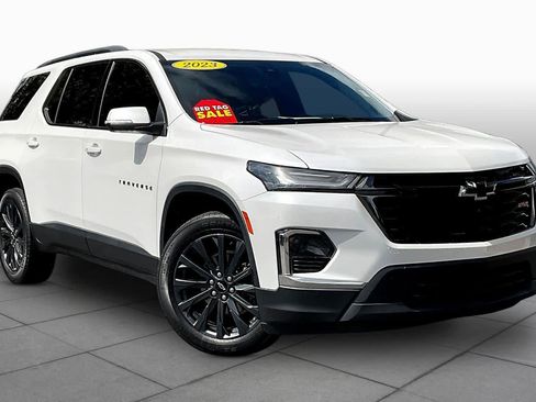 Certified 2023 Chevrolet Traverse RS FWD image 3