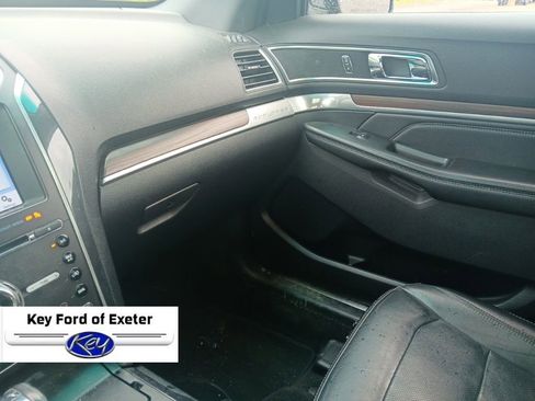 Used 2017 Ford Explorer Limited w/ Equipment Group 301A AWD/4WD image 33