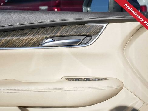 Used 2019 Cadillac XT5 FWD image 15