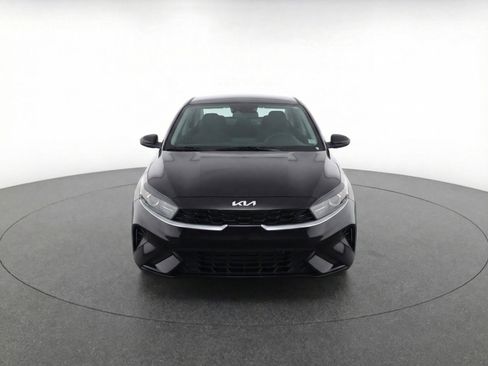 Used 2023 Kia Forte LXS image 2