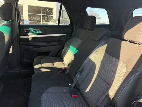 Used 2016 Ford Explorer XLT image 13