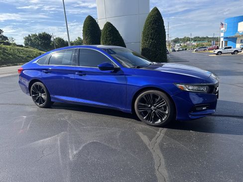 Used 2019 Honda Accord Sport image 1