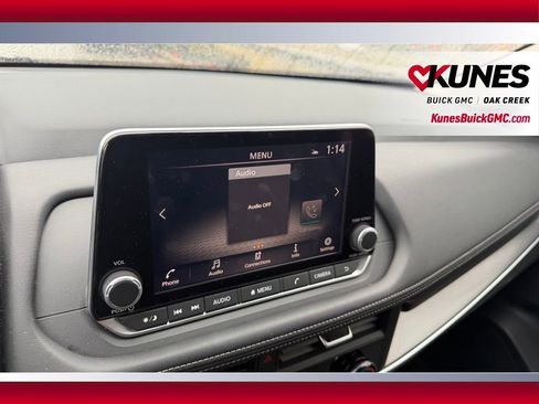 Used 2025 Nissan Rogue SV image 16