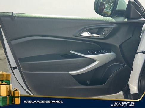 Used 2025 Chevrolet Trax LS w/ LS Convenience Package image 12