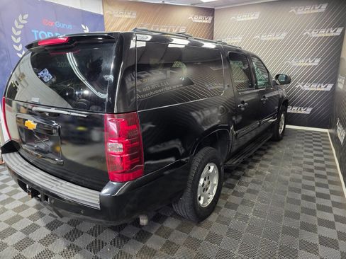 Used 2014 Chevrolet Suburban LT image 17